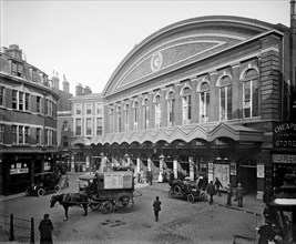 Main entrance of Fenchurch Street Station, London, 1912