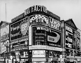 The corner of Piccadilly Circus, Westminster, London, c1961