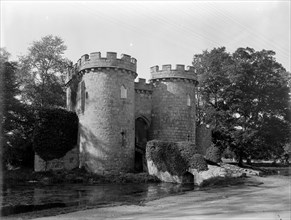 Gatehouse at Whittington Castle, Shropshire, 1935