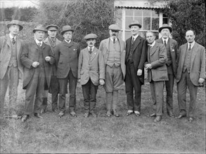 AC' group gathered at Agmerhurst near Northiam, East Sussex, 1919