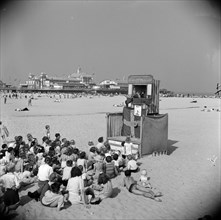 Punch and Judy show, Great Yarmouth, Norfolk, 1948