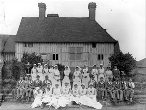 Soldiers and nurses at Great Dixter, East Sussex, 1918