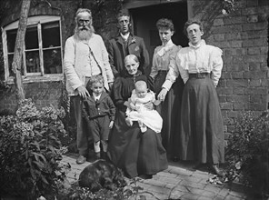 Group portrait of the Franklin family, Hellidon, Northamptonshire, 1900