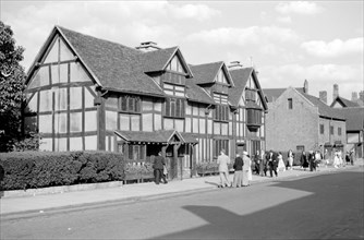 Literary pilgrims at William Shakespeare's house, Stratford-upon-Avon, Warwickshire, c1945-c1965