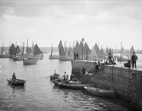 Fishermen unload their catches, Falmouth Pier, Falmouth, Cornwall, c1860-c1922