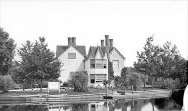 The Swan Inn, Littlemore, Oxfordshire standing on Rose Isle in the River Thames, c1860-c1922