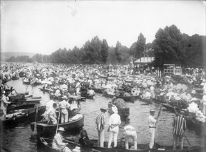 Boats on the River Thames during the Heney Regatta, Henley-on-Thames, Oxfordshire, c1860-c1922