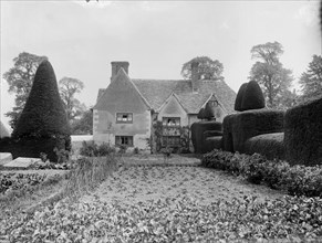An old house in the village, Kingston Lisle, Oxfordshire, c1860-c1922