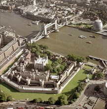 Tower of London, Tower Bridge and the new Greater London Authority building, London,2002