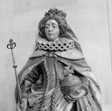 Queen Elizabeth I statue, St Mary Redcliffe Church, Bristol, 1945