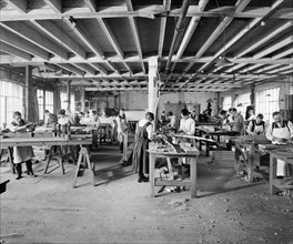 Waring & Gillow factory, Hammersmith, London, 1914-1918