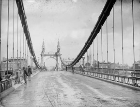 Hammersmith Bridge, Hammersmith, London, c1887-1899