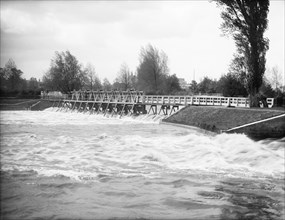 Caversham New Weir, Caversham, Reading, Berkshire, 1883
