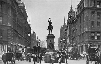 Carriages in Holborn Circus, City of London, (c1900?). Artist: Unknown