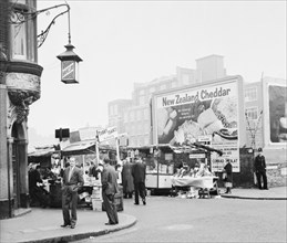 Tubby Isaacs stall, Middlesex Street, Aldgate, London, (1960s?). Artist: Unknown