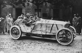 Mercedes which came third in the 1914 French Grand Prix. Artist: Unknown