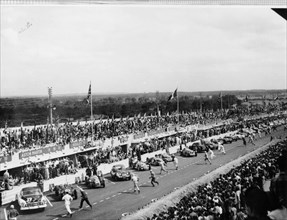 Start of the Le Mans Race, France, 1950. Artist: Unknown