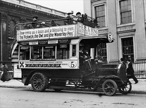 1909 Milnes Daimler bus, (c1909?). Artist: Unknown