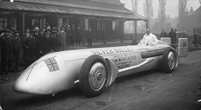 Kaye Don with the Sunbeam Silver Bullet, 1930. Artist: Unknown
