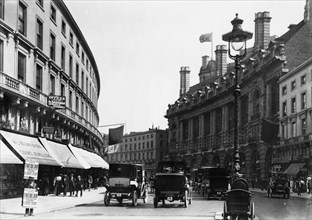 Traffic down Regent Street, London, 1910. Artist: Unknown