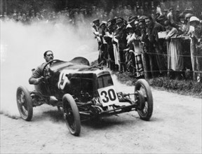 Zborowski driving a 1922 Aston Martin 1.5 litre 'Strasbourg' at Shelsey Walsh, (1922?). Artist: Unknown