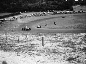 Formula Three Cooper 500cc cars racing at Brands Hatch, Kent, c1950-c1952. Artist: Unknown