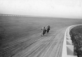 Motorbikes racing at Speedway Park, Maywood, Chicago, Illinois, USA, 1915. Artist: Unknown