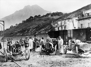 Participants in the Targa Florio race, Sicily, April 1907. Artist: Unknown