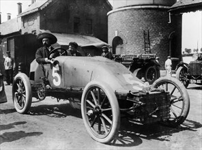 Pipe car driven by Lucien Hautvast, Circuit des Ardennes, Belgium, 1904. Artist: Unknown