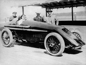 1920 Duesenberg record car, driven by Jimmy Murphy, (c1920?). Artist: Unknown