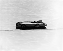 Donald Healey's Austin Healey attempting a Land Speed Record, 1953. Artist: Unknown