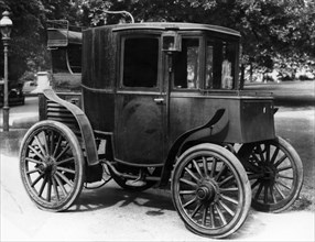 A Columbia Electric car, c1899. Artist: Unknown