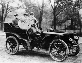 Men riding in a 16hp De Dietrich car, 1902. Artist: Unknown