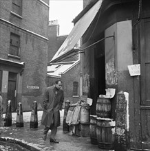 A winter's day in Frostic Place, Stepney, London, c1946-c1959