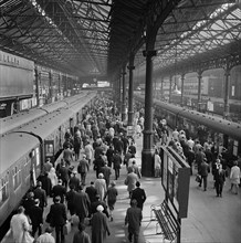 Crowded platforms at Victoria Station, London, 1960-1972