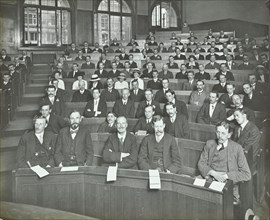 A class listening to a lecture, London Day Training College, 1914. Artist: Unknown.