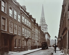 Georgian terraced houses and Christ Church, Spitalfields, Stepney, London, 1909. Artist: Unknown.