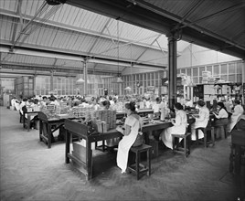 Cigarette production at the Teofani tobacco factory, Chryssel Road, Brixton, London, September 1916