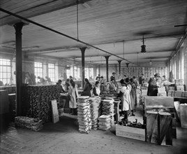 Making ammunition cases, Waring and Gillow factory, Lancaster, Lancashire, January 1917