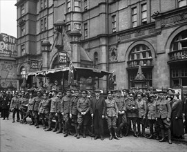 Australian soldiers outside the Union Jack Club, 91A Waterloo Road, Lambeth, London, June 1915