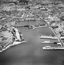 Great Western Docks (Millbay Docks), Stonehouse, Plymouth, 1953