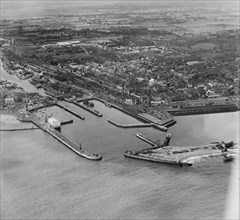 Outer Harbour and Waveney Dock, Lowestoft, Suffolk, 1958