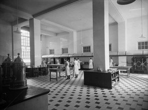 Kitchen staff, Royal Star and Garter Home, Richmond Hill, Richmond, London, 1924-1939