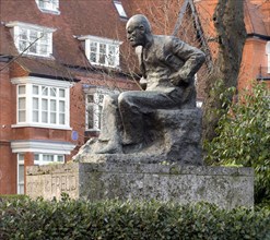 Statue of Sigmund Freud by Oscar Nemon, Swiss Cottage, Hampstead, London, 2016