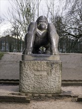 Guy The Gorilla', sculpture by David Wynne, Crystal Palace Park, Sydenham, London, 2016