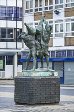 Meat Porters', sculpture by Ralph Brown, Market Square, Harlow, Essex, 2015