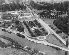 Hampton Court Palace, Richmond-upon-Thames, London, 1920