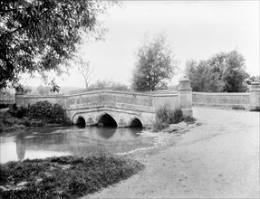 Bourton Bridge, Bourton-on-the-Water, Gloucestershire, 1893