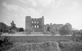Kenilworth Castle, Warwickshire, c1945-c1980