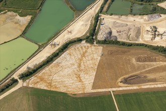 Soilmarks of a possible Prehistoric or Roman farmstead, near Witney, Oxfordshire, 2015  Creator